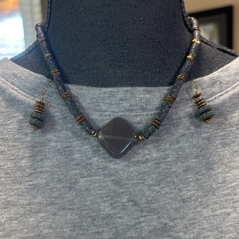 Elegant Gray Beaded Necklace Set